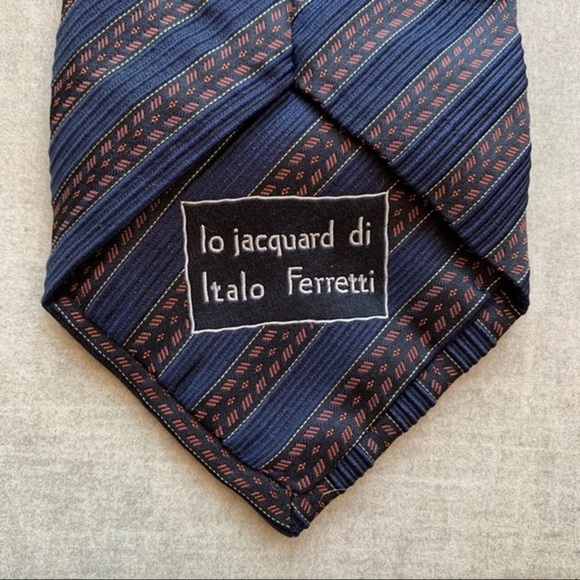 Italo Ferretti Hand Made Textured Silk Tie - Picture 6 of 7